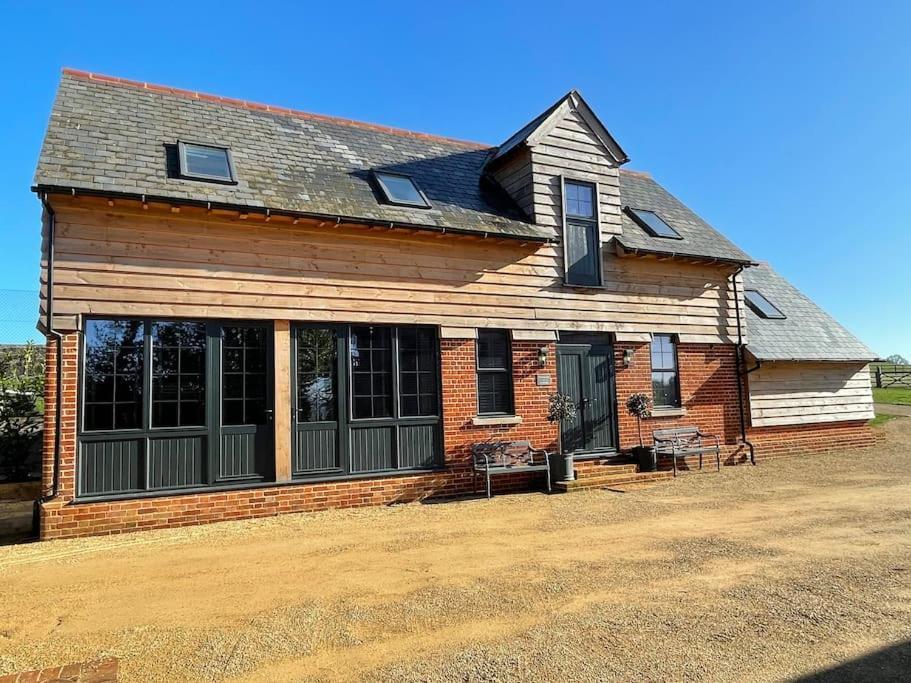 The Carriage House Villa Salisbury Bagian luar foto