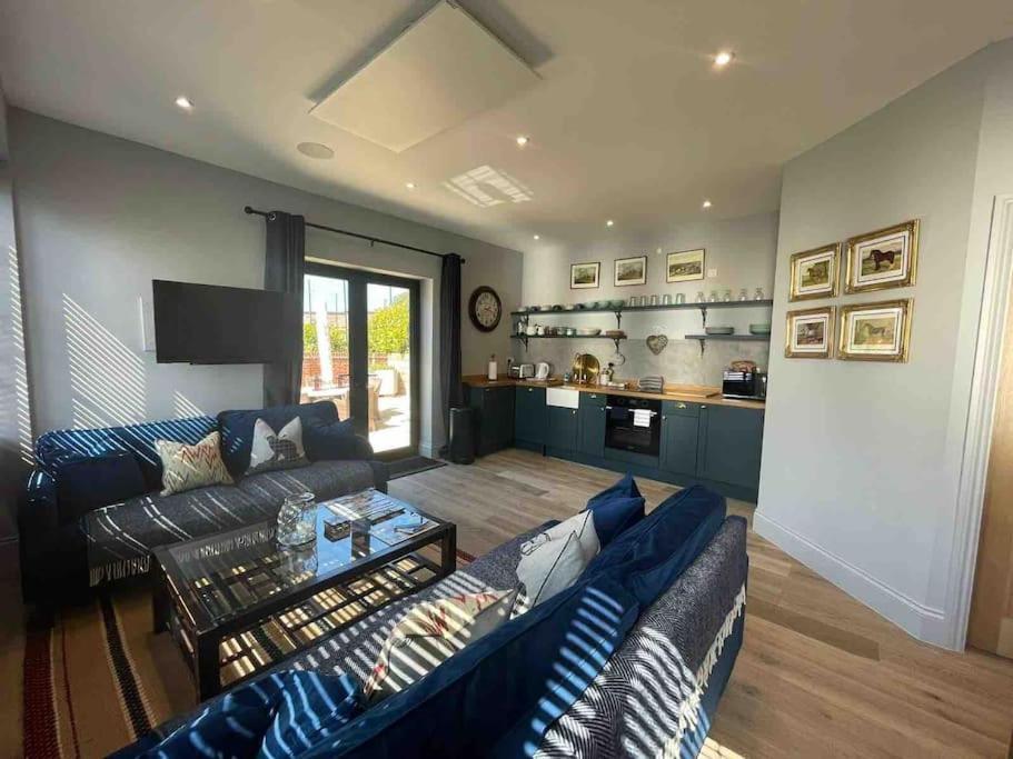 The Carriage House Villa Salisbury Bagian luar foto