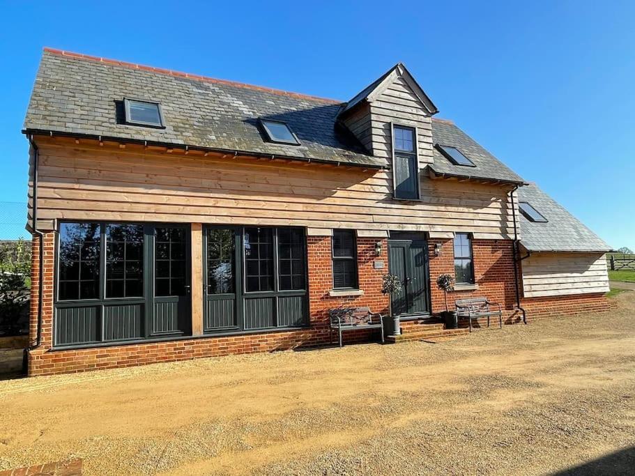 The Carriage House Villa Salisbury Bagian luar foto