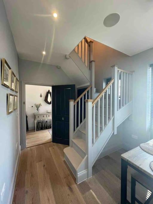 The Carriage House Villa Salisbury Bagian luar foto