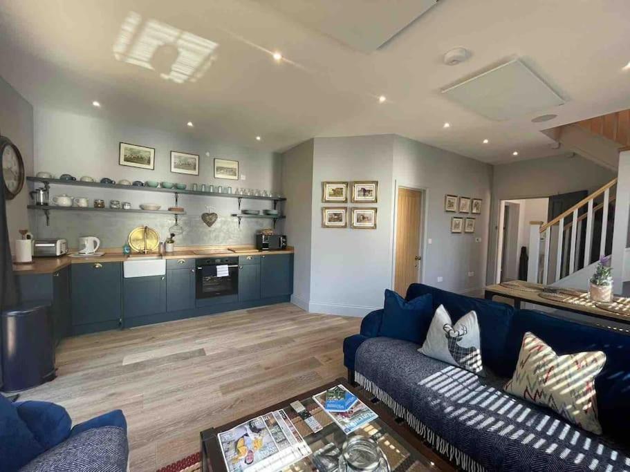 The Carriage House Villa Salisbury Bagian luar foto