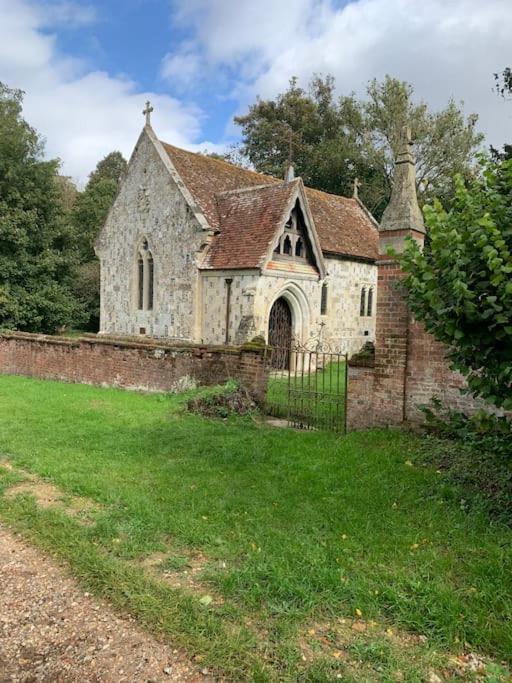 The Carriage House Villa Salisbury Bagian luar foto